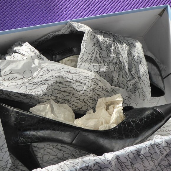 Jessica High Heel Black Pumps - Picture 3 of 10